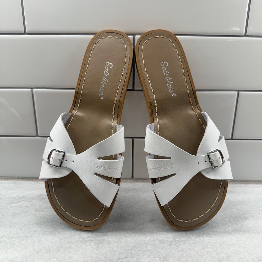 Sz 7, women’s Salt Water Sandals Classic white Slides